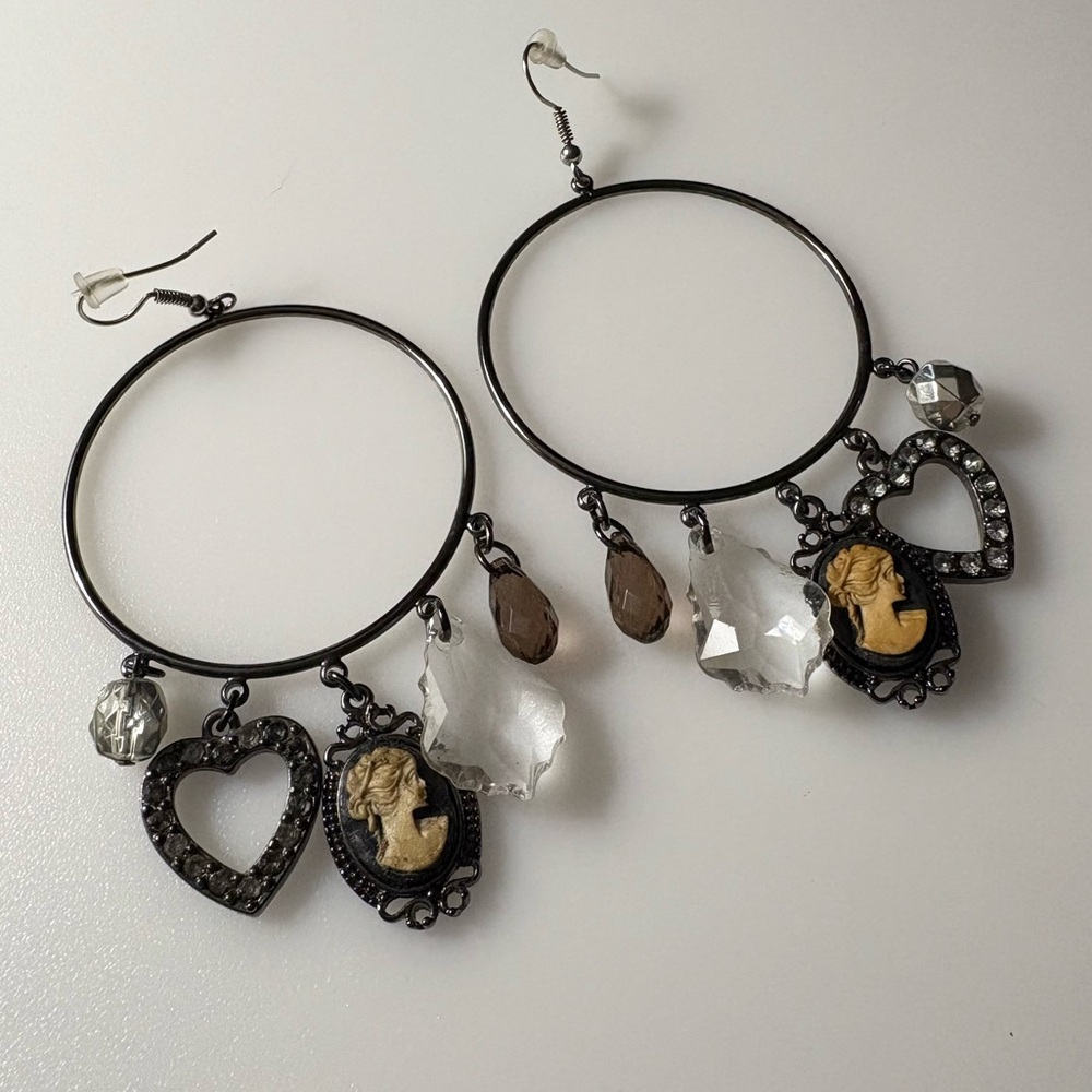 Lady Cameo Large Hoop Dangle Faceted Rhinestone Heart Teardrop Gunmetal Earrings